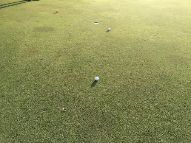 ゴルフのアプローチにおいて距離感を身に着ける練習方法